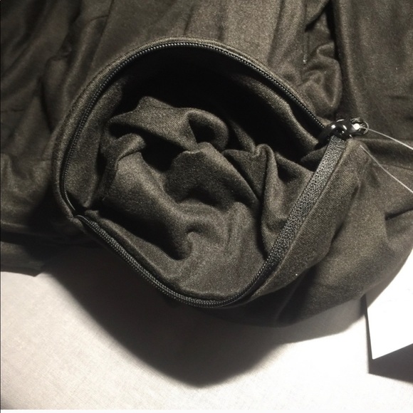 Beyond Yoga Infinity Scarf 🧣 - Picture 5 of 9